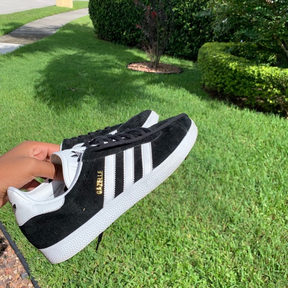BLACK ADIDA GAZELLES - Picture 1 of 3